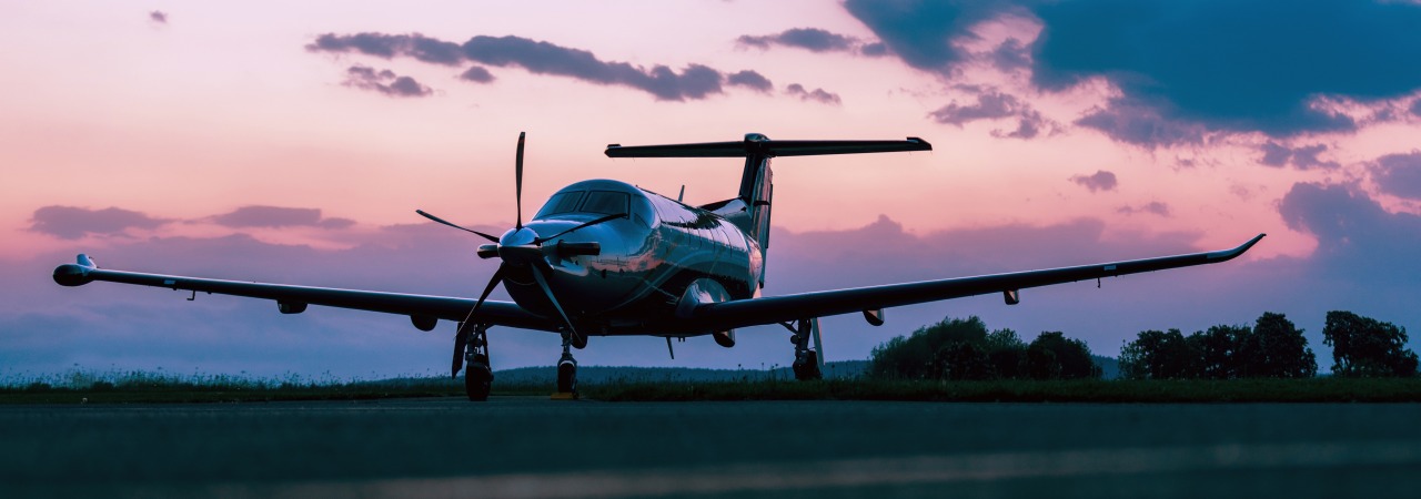 Pilatus PC-12 Sunset © Nadezda Murmakova/Shutterstock.com