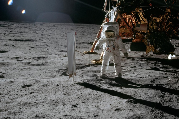 Astronaut Edwin "Buzz" Aldrin on the moon with the solar wind sail of the University of Bern 1969 ©NASA